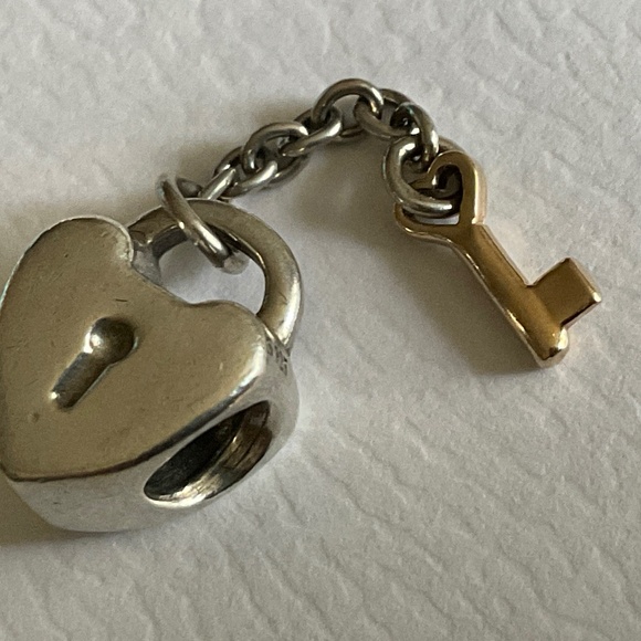 Pandora two tone Key to my Heart charm with 14k gold key - Picture 4 of 6